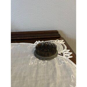 Vintage Metal Flower Frogger